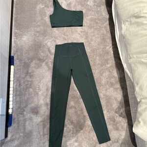 Girlfriend Collective Green workout set (Size M top + S bottom)